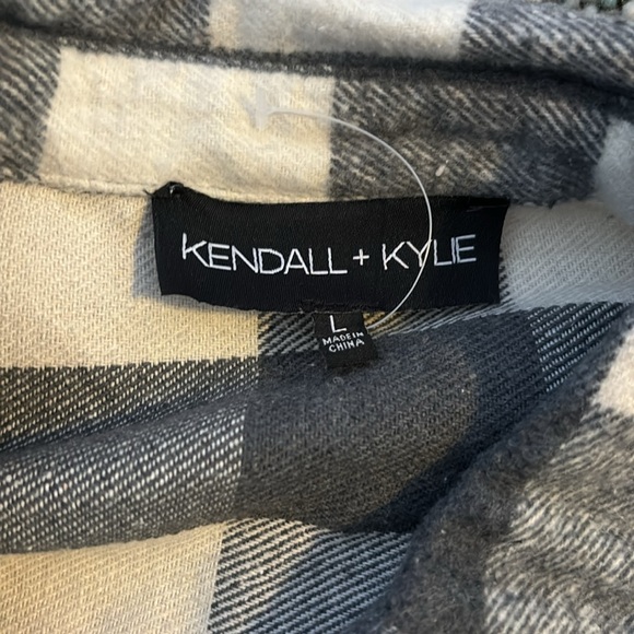 shacket - Picture 2 of 3